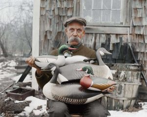 Joe Lincoln, champion decoy maker of New England in 1926 COLOR